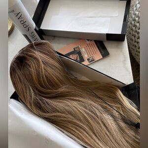 NWT Belle Tress  City Collection Melbourne Raw Sugar blonde -R wig .